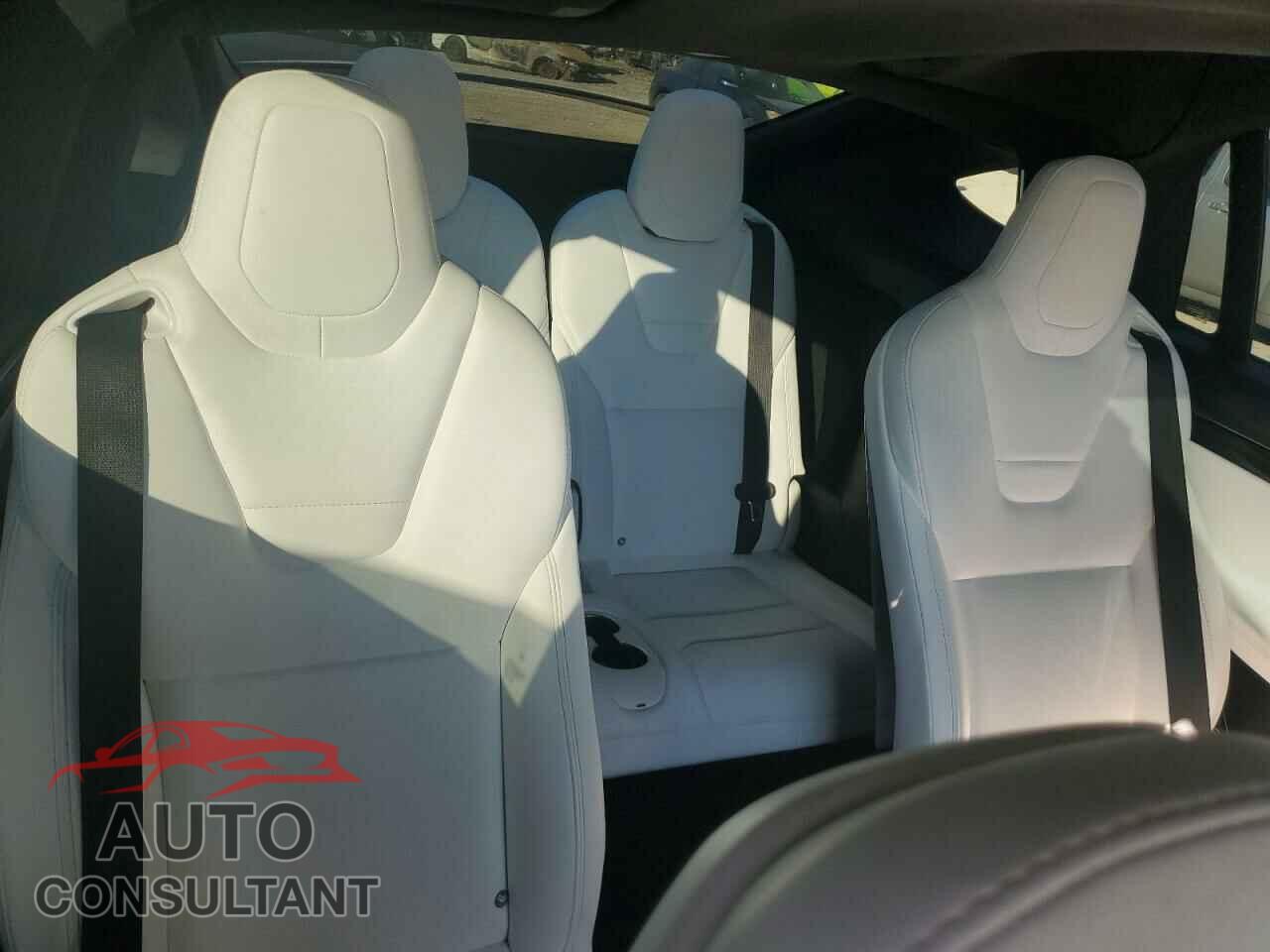 TESLA MODEL X 2017 - 5YJXCBE21HF036000