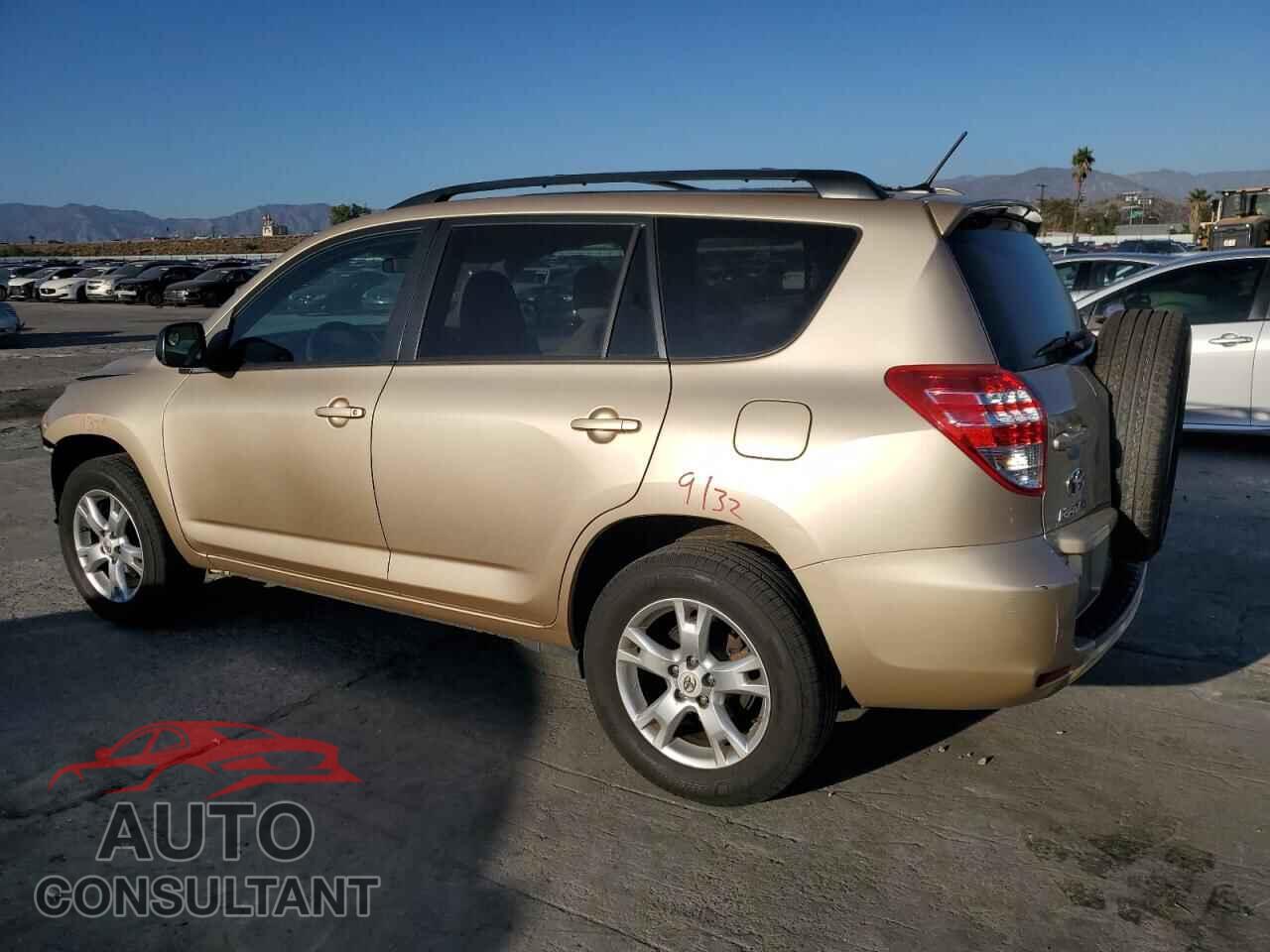 TOYOTA RAV4 2011 - 2T3BF4DV8BW100334