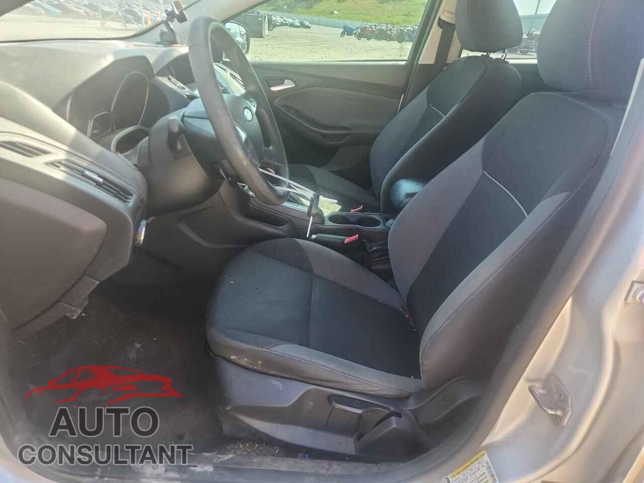 FORD FOCUS 2014 - 1FADP3F2XEL151155