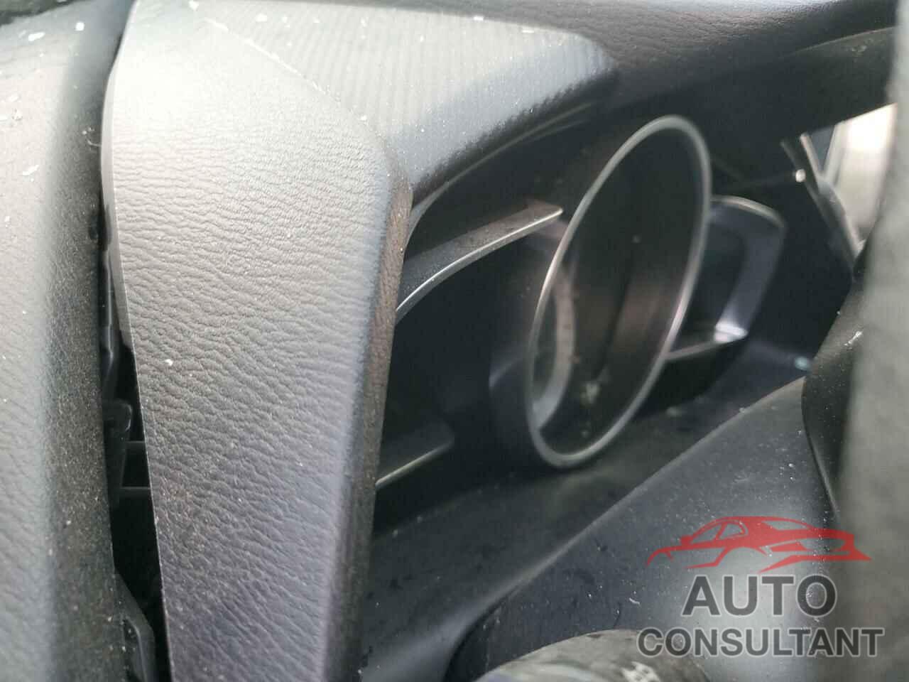 TOYOTA YARIS 2018 - 3MYDLBYV4JY326977