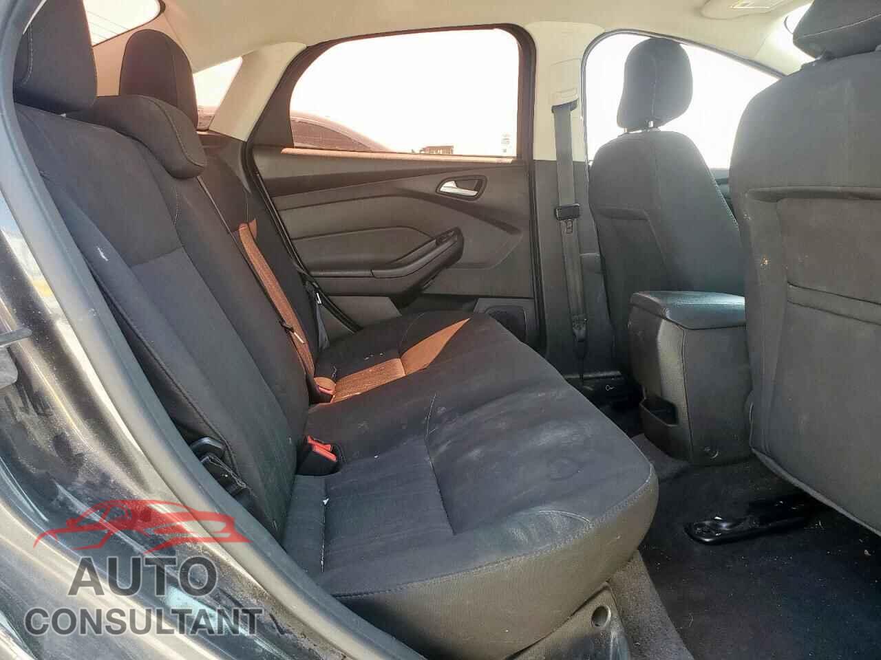 FORD FOCUS 2018 - 1FADP3F2XJL259494