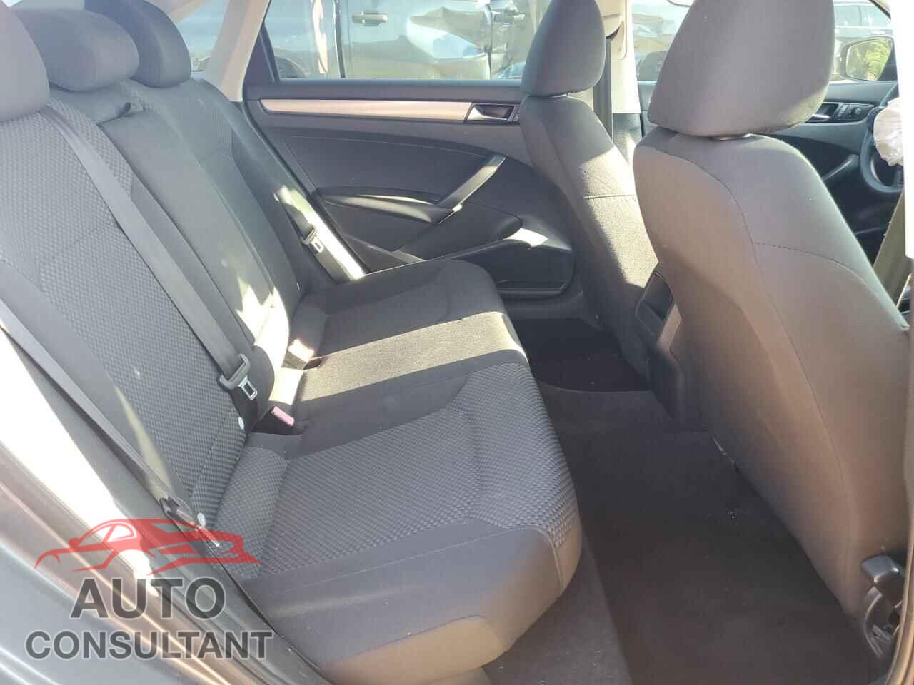 VOLKSWAGEN PASSAT 2013 - 1VWAP7A3XDC059656