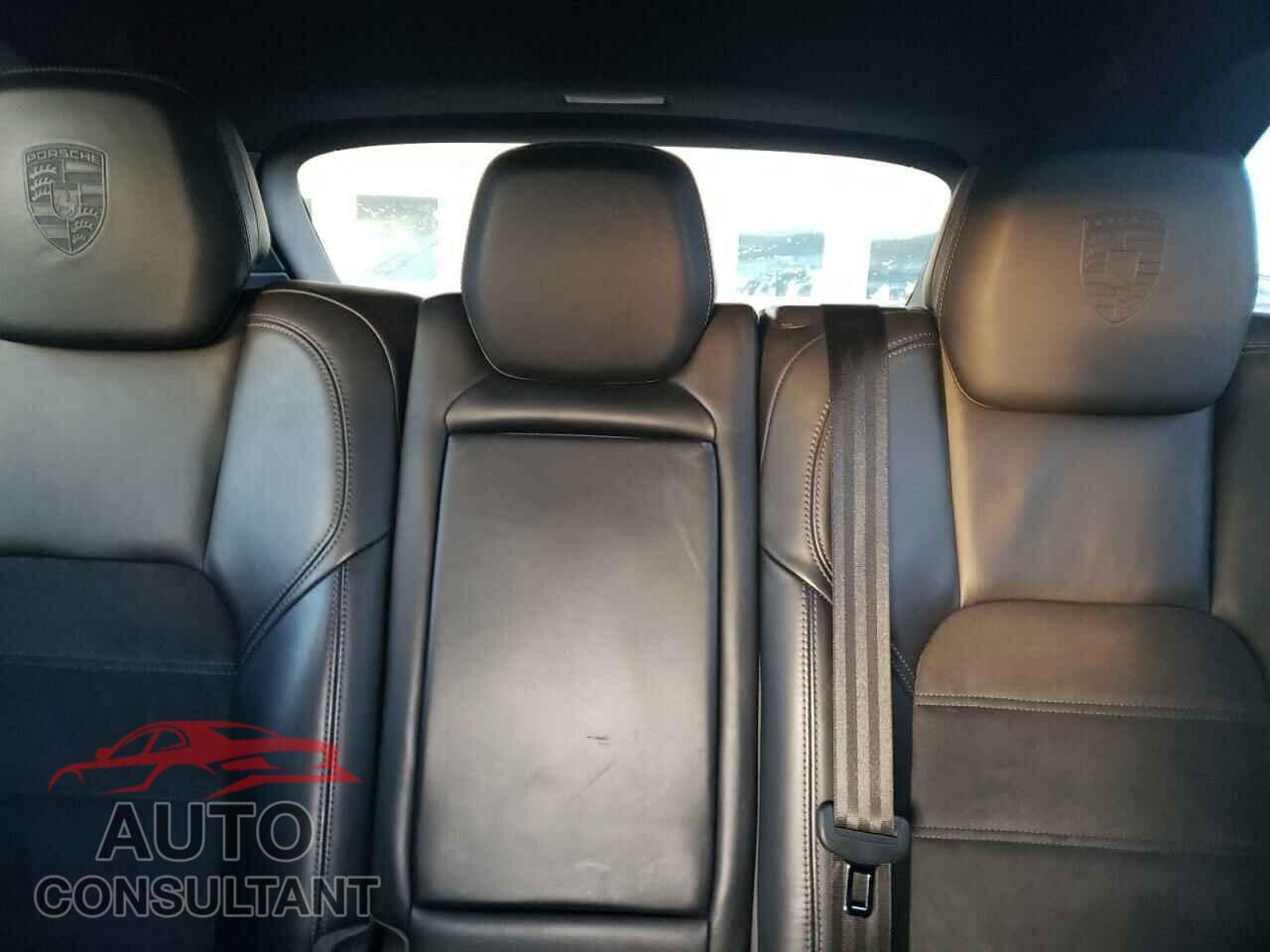 PORSCHE CAYENNE 2017 - WP1AA2A23HKA87193