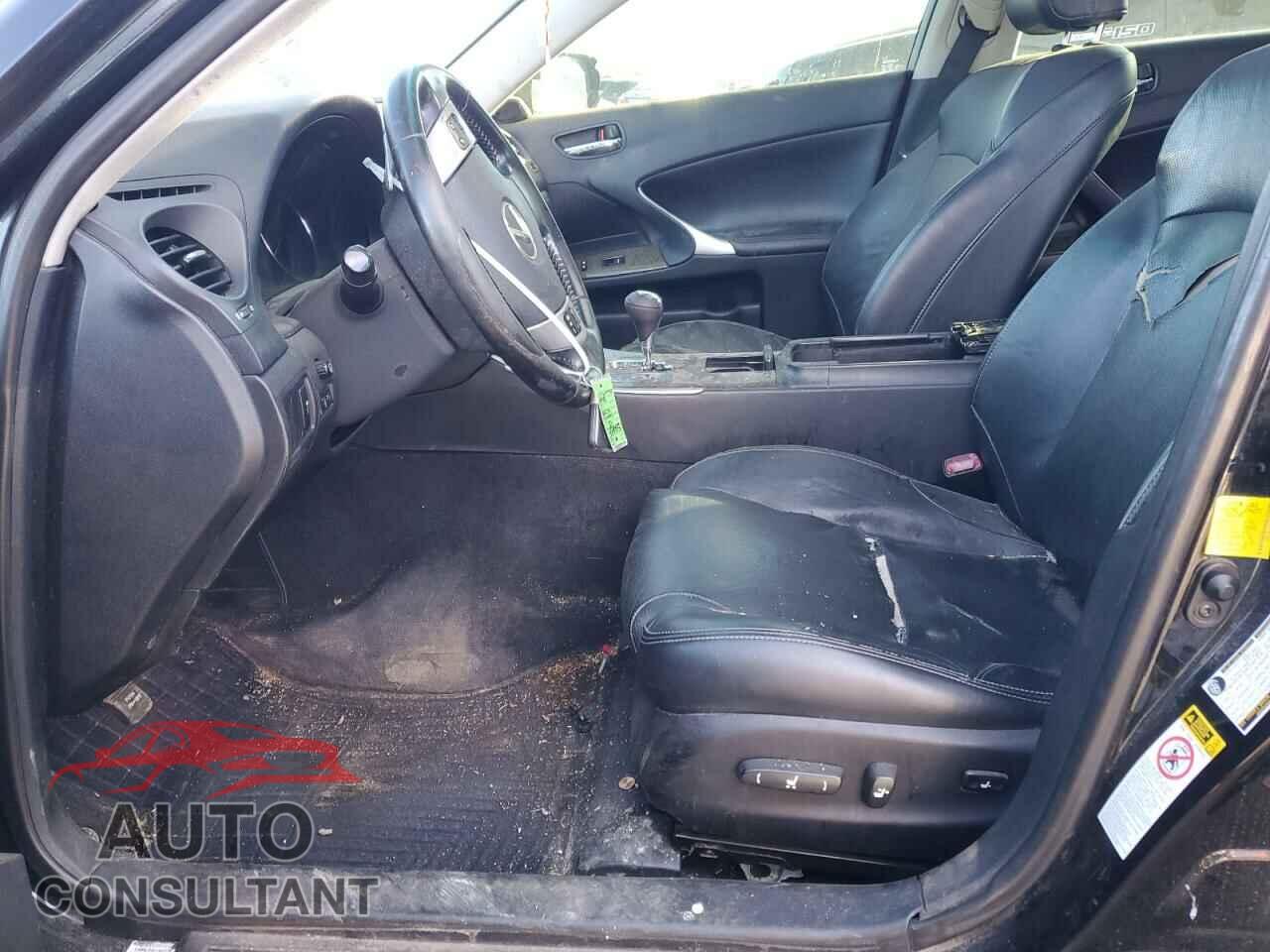 LEXUS IS 2013 - JTHCF5C28D5061433