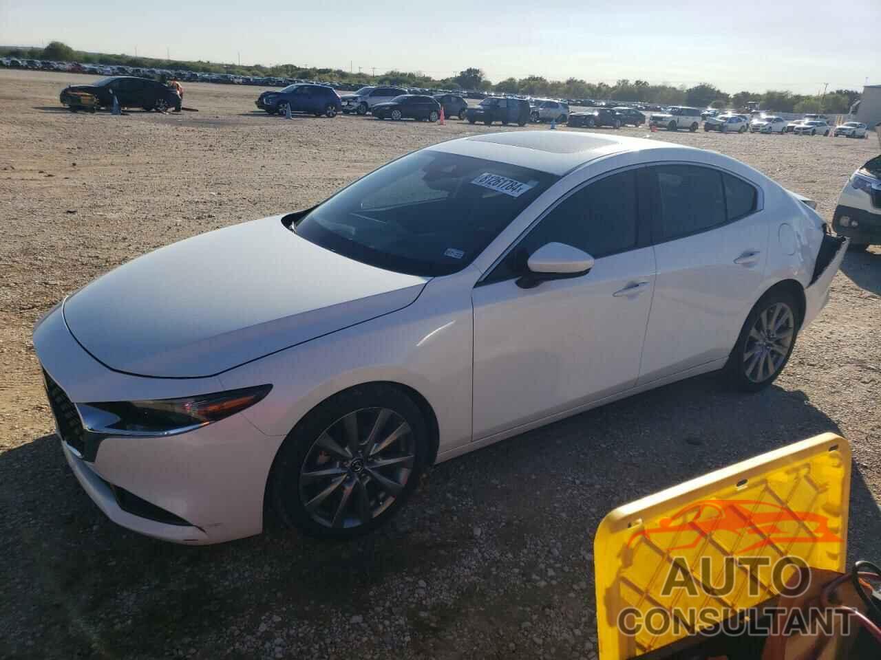 MAZDA 3 2019 - 3MZBPAEM7KM101202