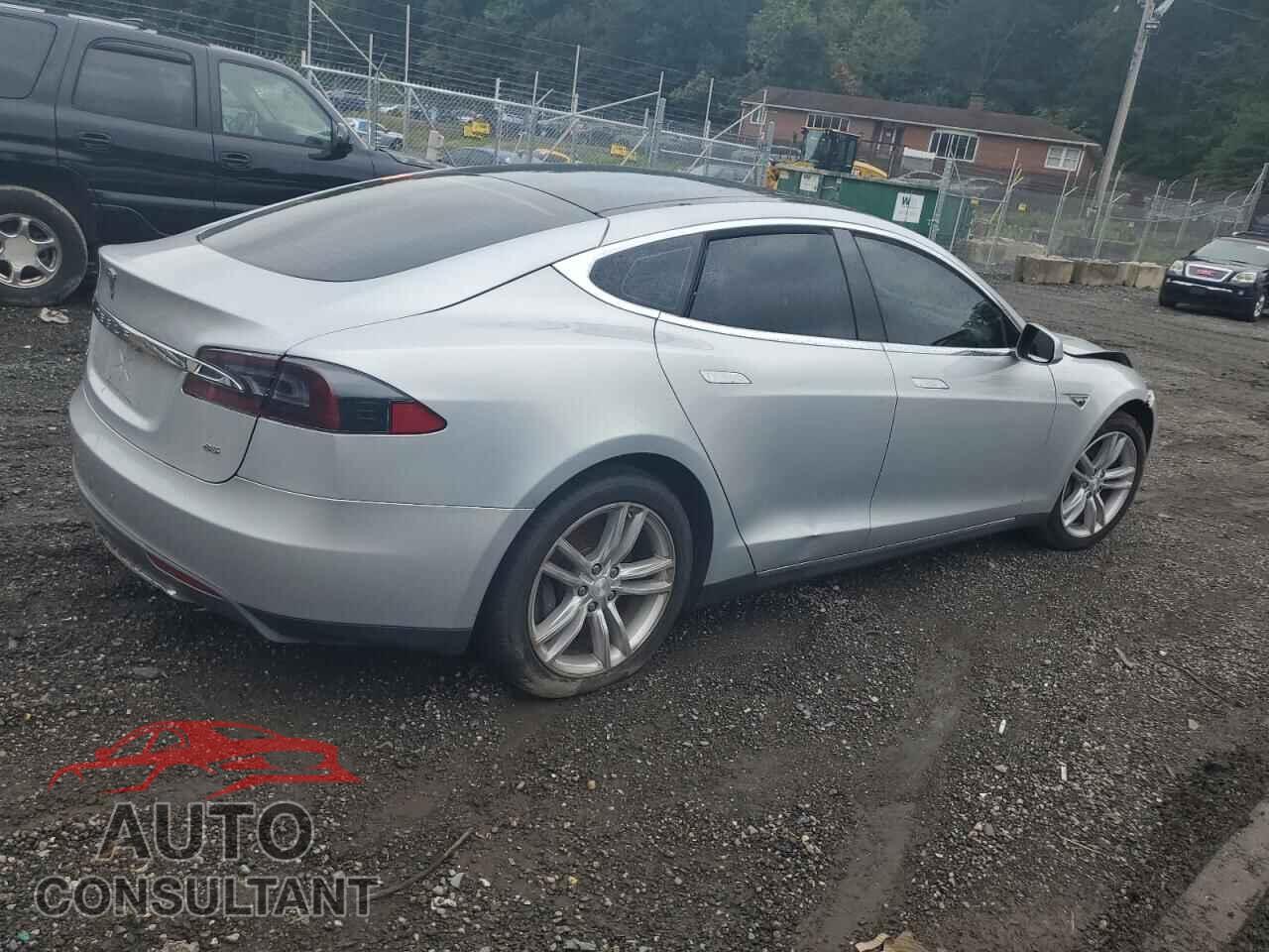 TESLA MODEL S 2013 - 5YJSA1CN5DFP15737