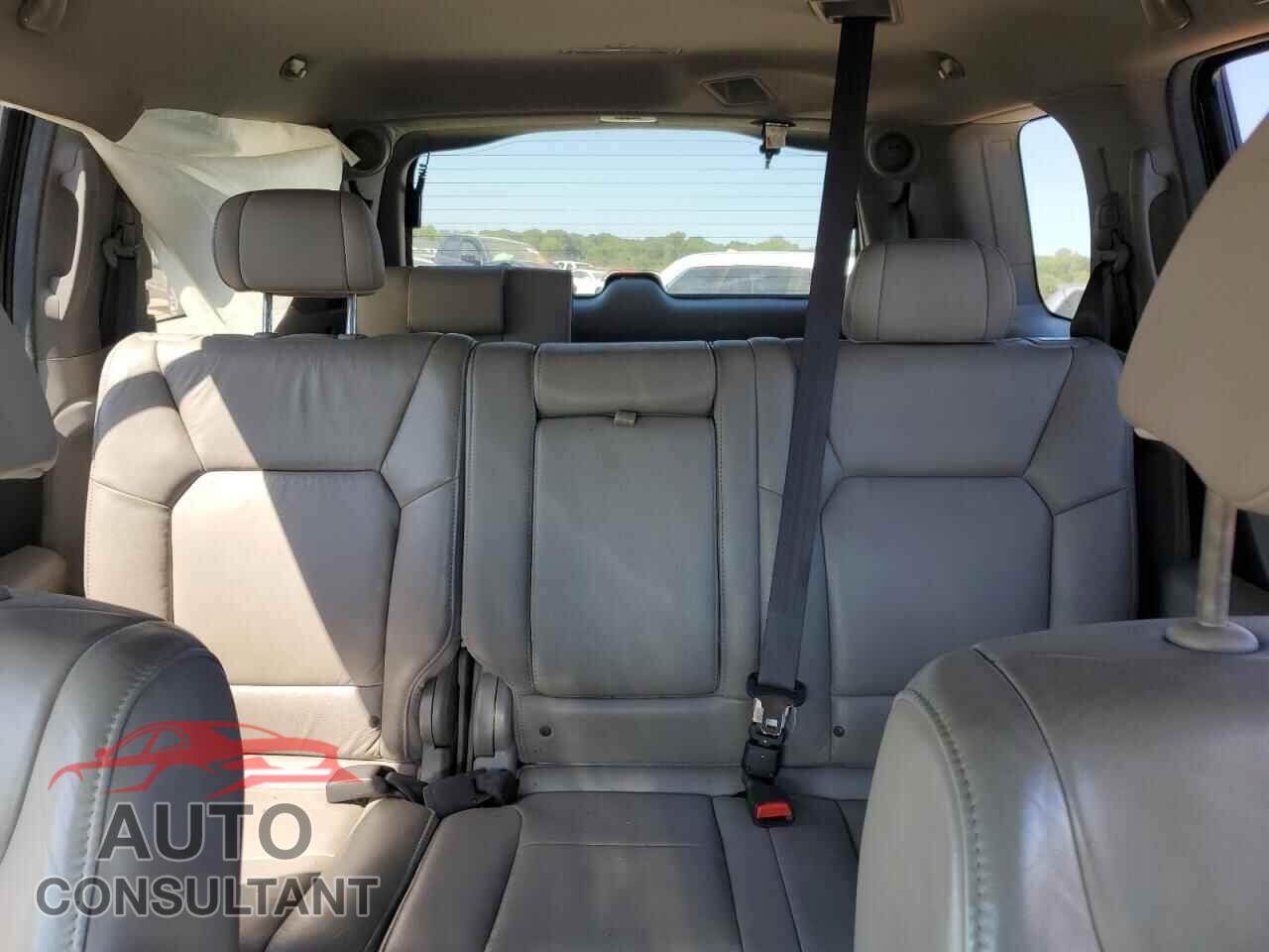 HONDA PILOT 2011 - 5FNYF4H95BB090875