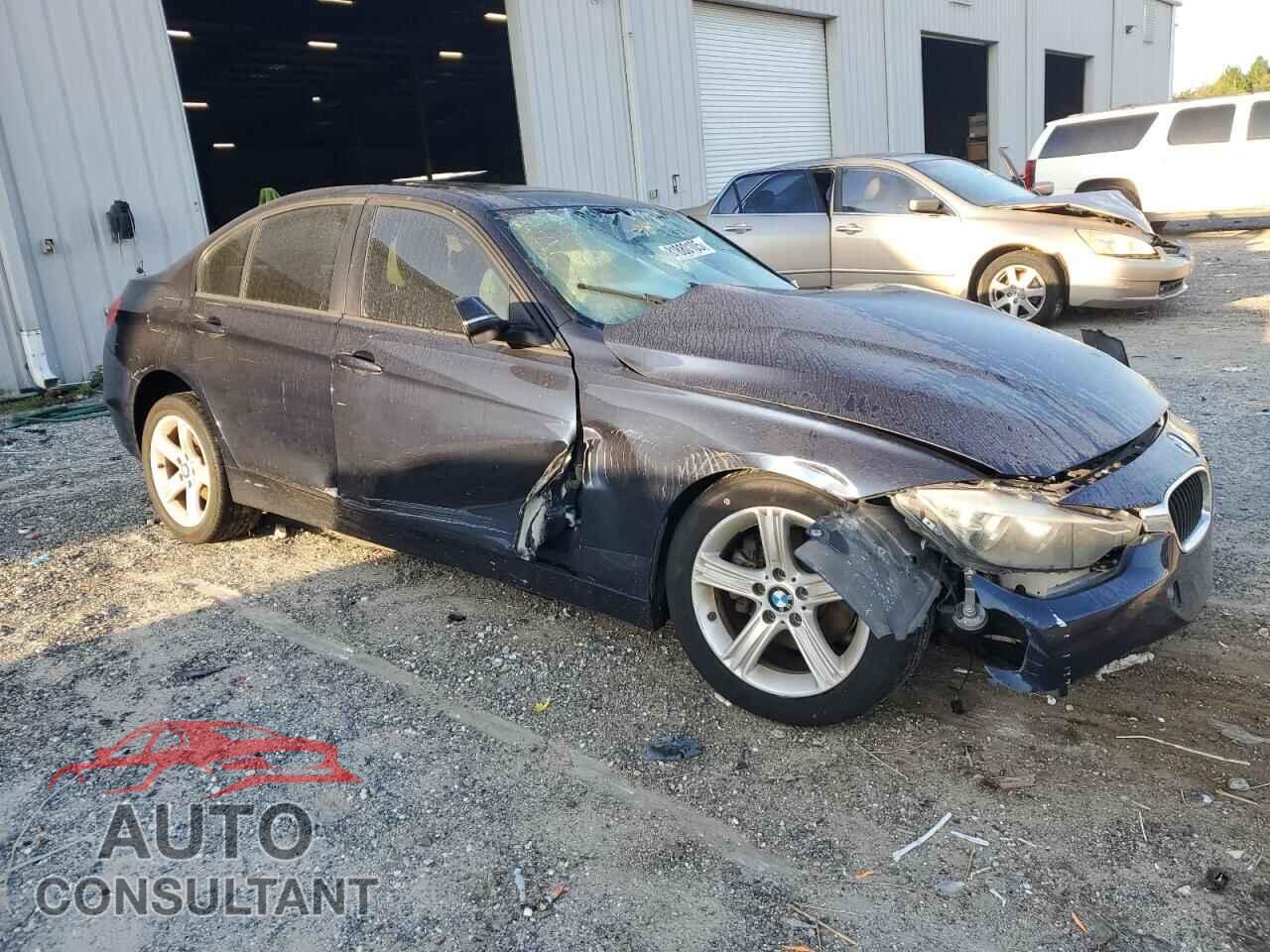 BMW 3 SERIES 2013 - WBA3C1C52DF439380