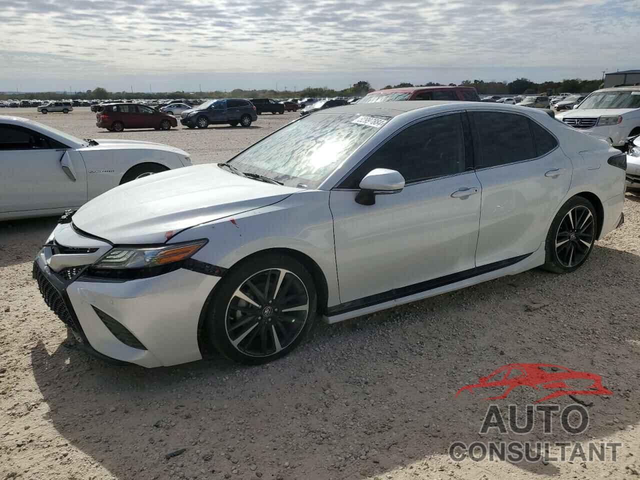 TOYOTA CAMRY 2018 - 4T1B61HK0JU028499