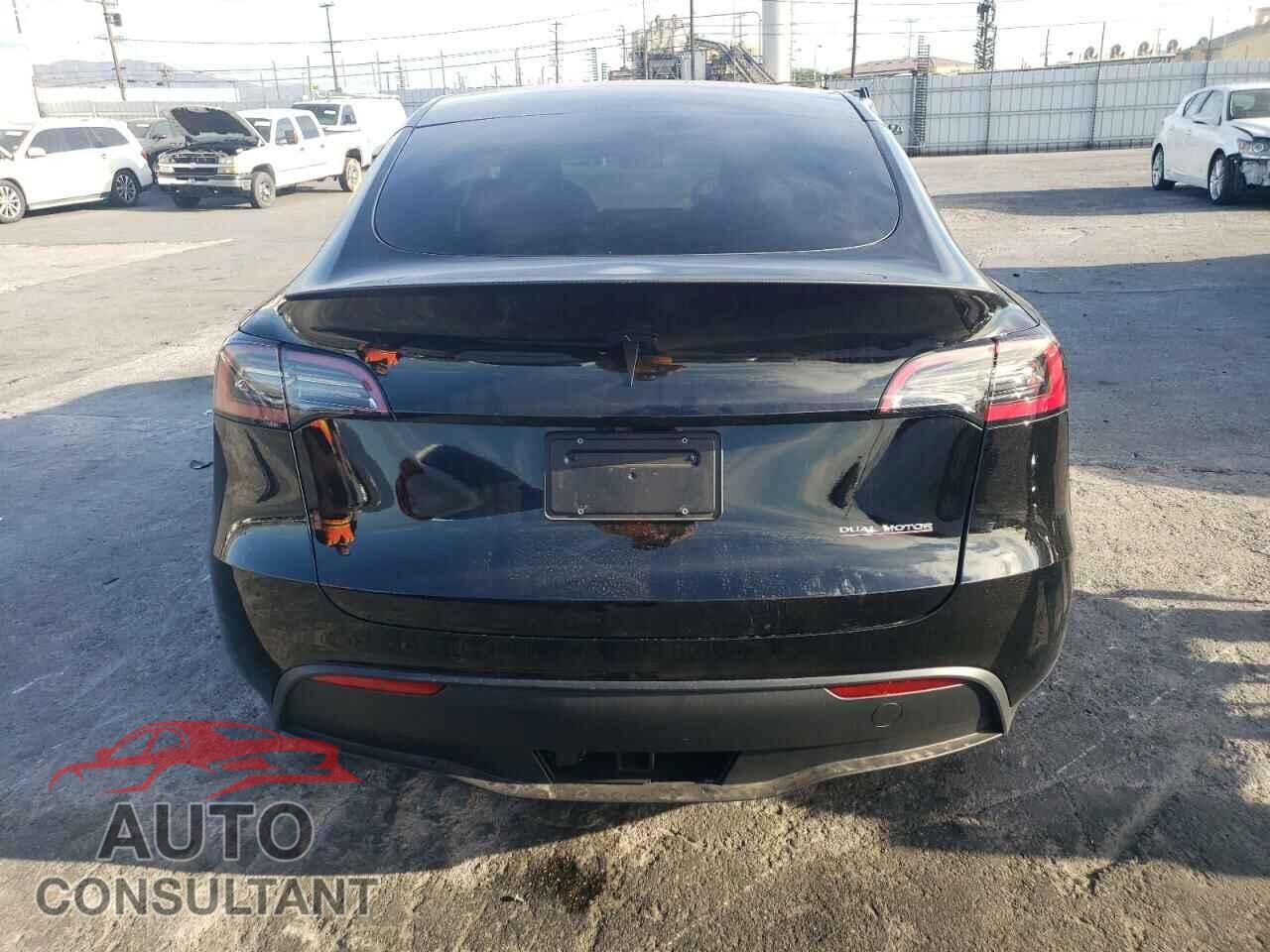 TESLA MODEL Y 2024 - 7SAYGDEF7RF051094