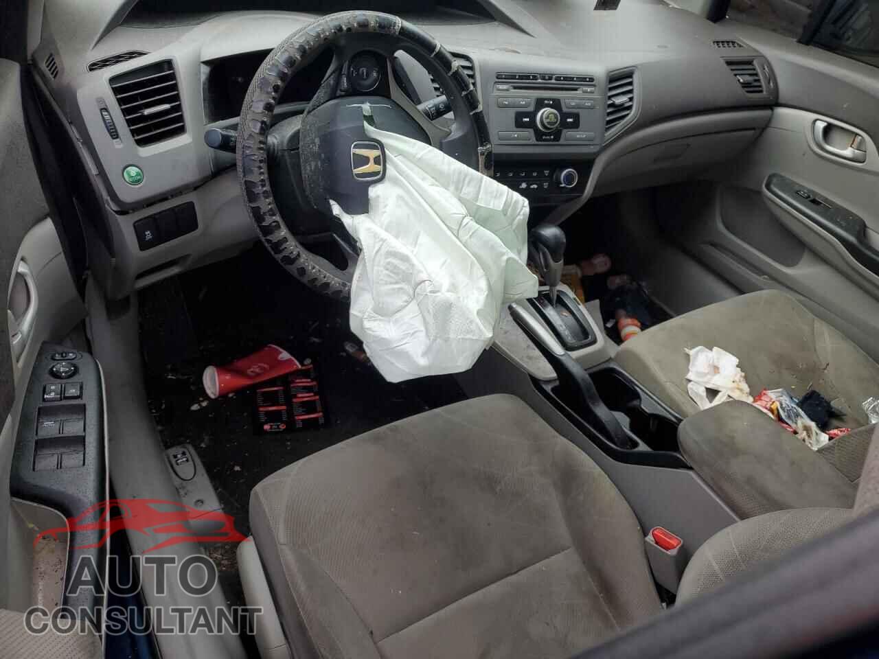 HONDA CIVIC 2012 - 2HGFB2F55CH556177