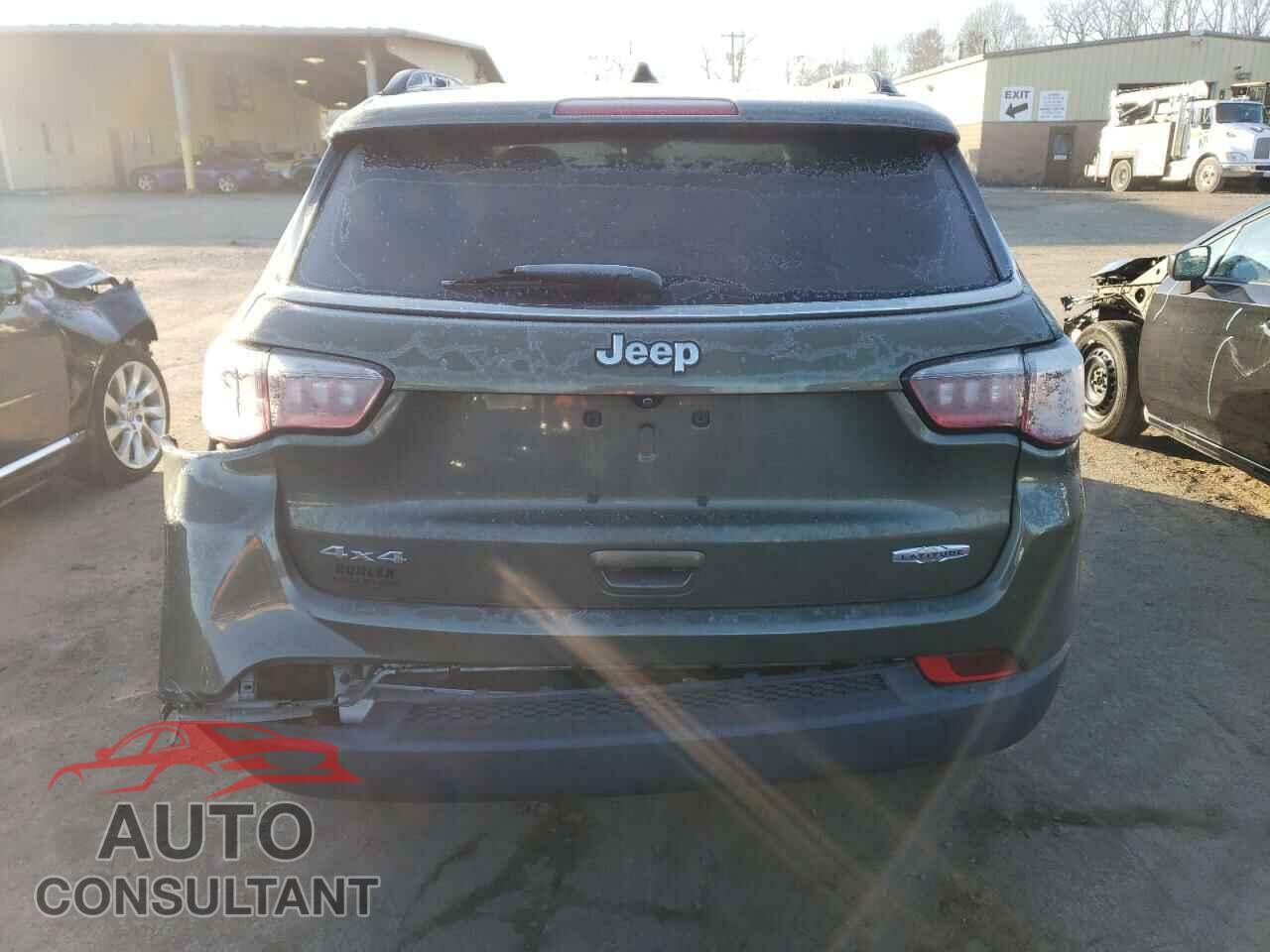 JEEP COMPASS 2018 - 3C4NJDBB4JT315574