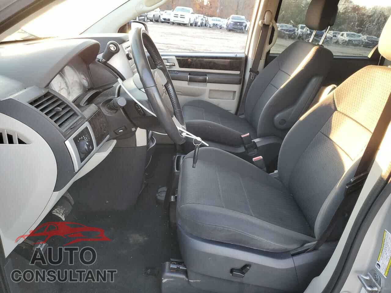 DODGE CARAVAN 2010 - 2D4RN5D16AR496795