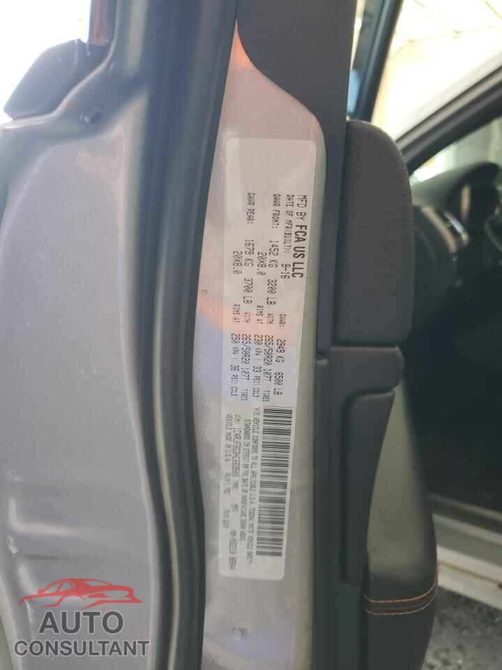 JEEP GRAND CHER 2017 - 1C4RJFBG3HC663509