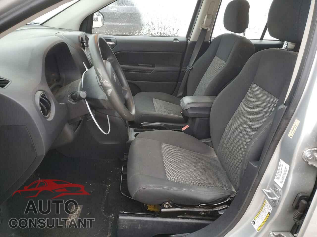 JEEP COMPASS 2010 - 1J4NF4FB3AD601587