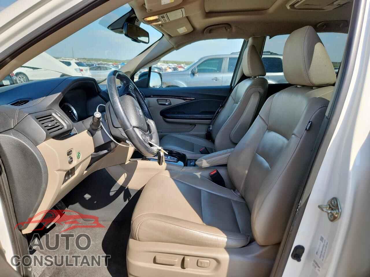 HONDA PILOT 2017 - 5FNYF5H93HB014523