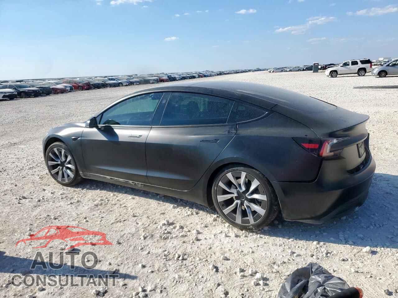 TESLA MODEL 3 2024 - 5YJ3E1EB8RF733832