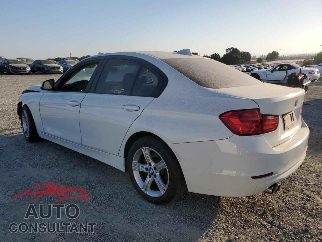 BMW 3 SERIES 2015 - WBA3C1C53FK124193