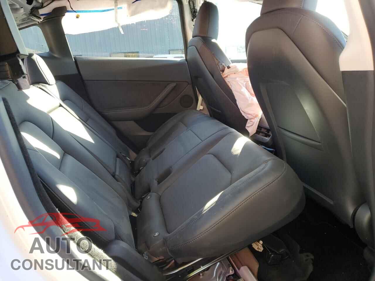 TESLA MODEL Y 2023 - 7SAYGDEE5PF907321