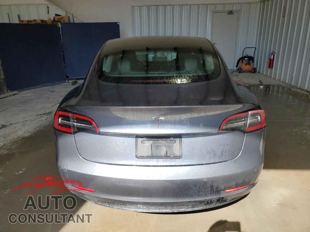 TESLA MODEL 3 2022 - 5YJ3E1EA5NF287785