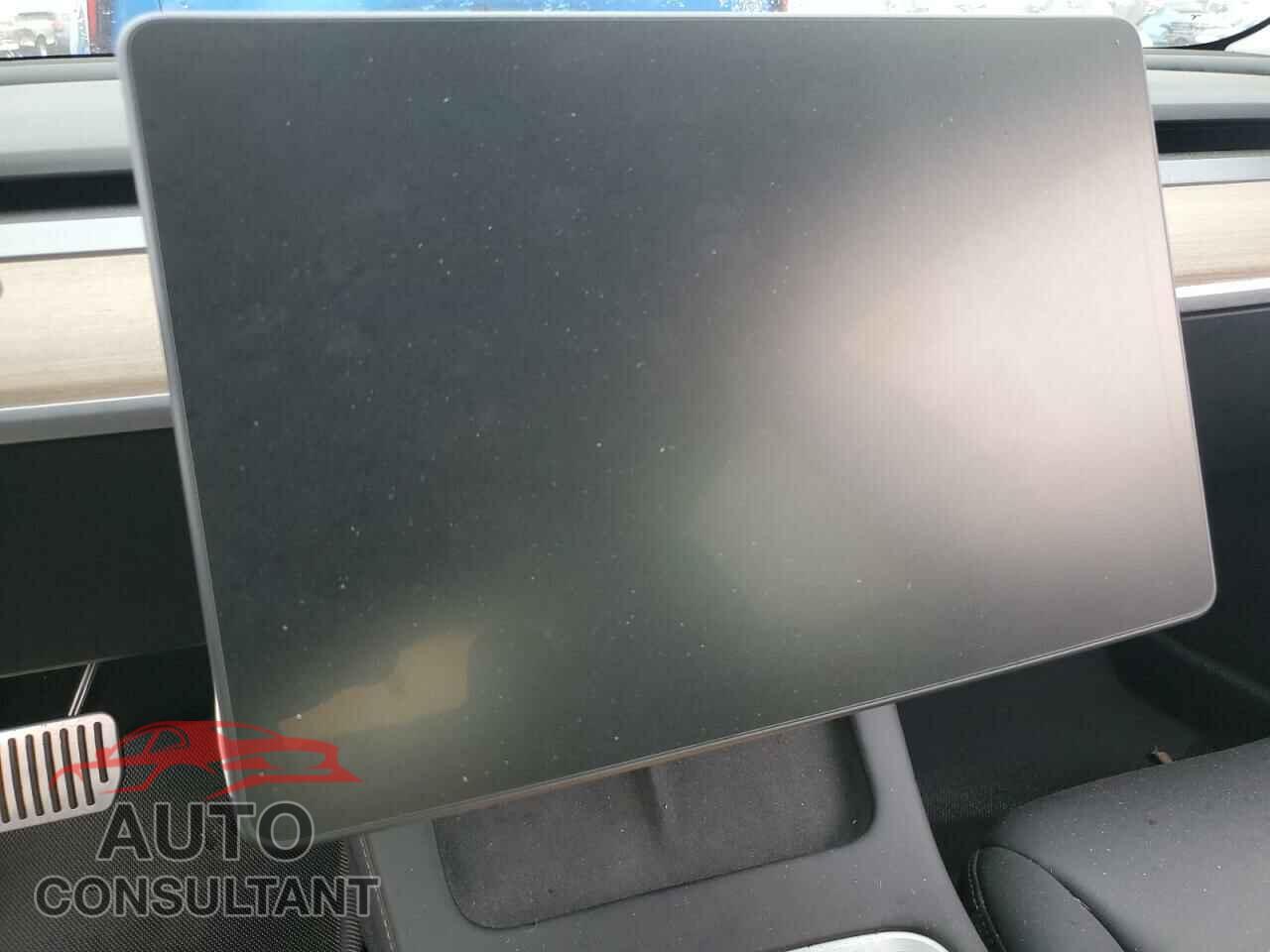 TESLA MODEL 3 2021 - 5YJ3E1EB8MF033043