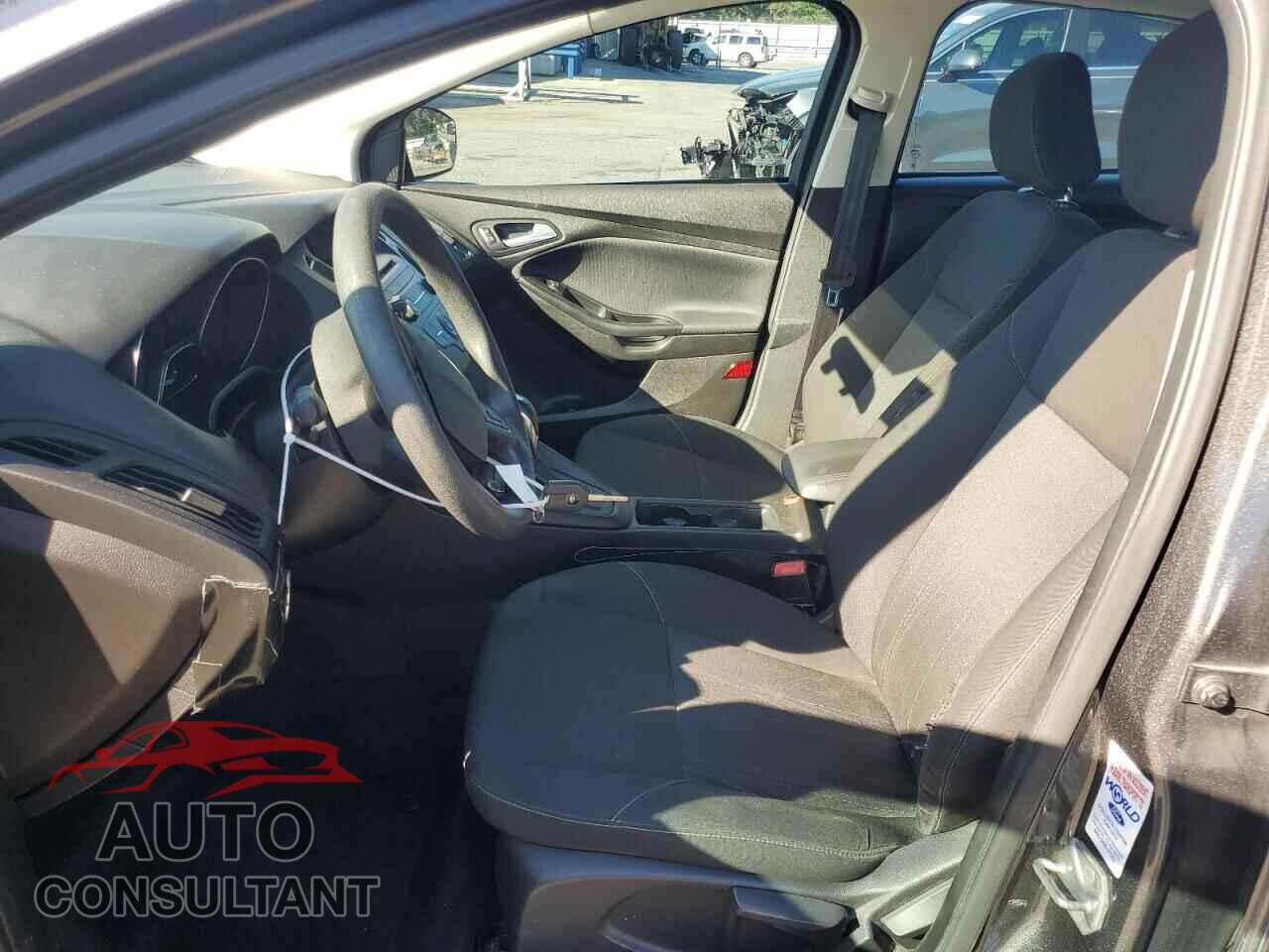 FORD FOCUS 2016 - 1FADP3K2XGL241978