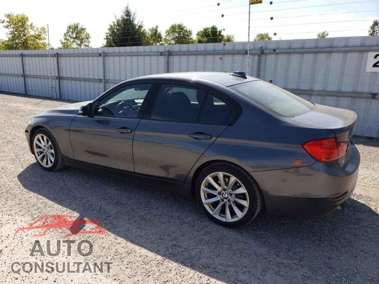 BMW 3 SERIES 2013 - WBA3C3C50DF981184