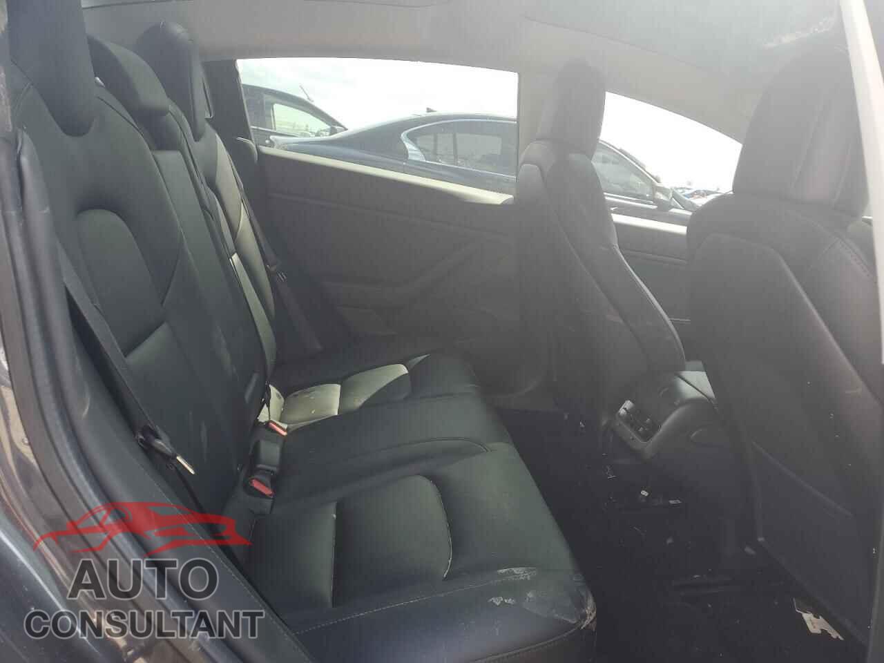 TESLA MODEL 3 2019 - 5YJ3E1EA6KF417195