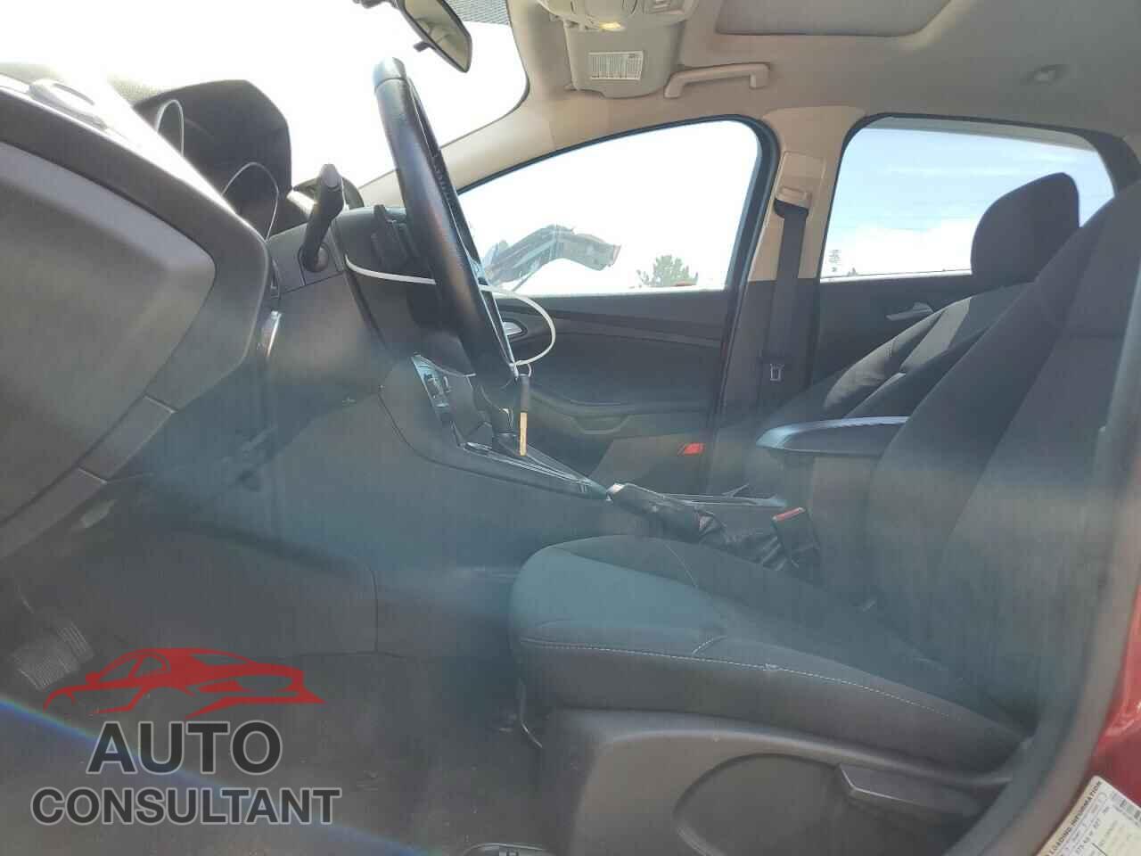 FORD FOCUS 2015 - 1FADP3F2XFL382199