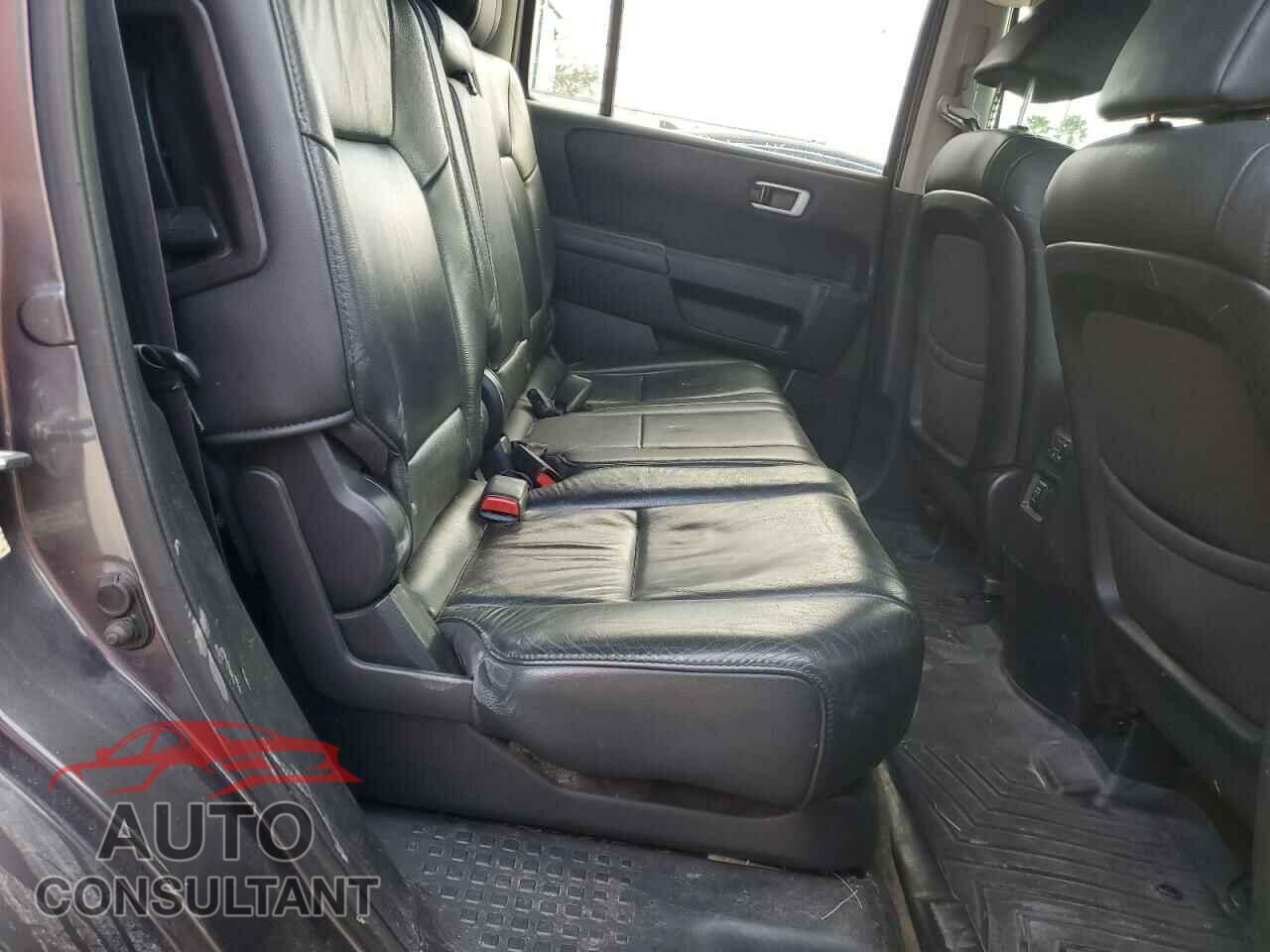 HONDA PILOT 2015 - 5FNYF3H57FB026365