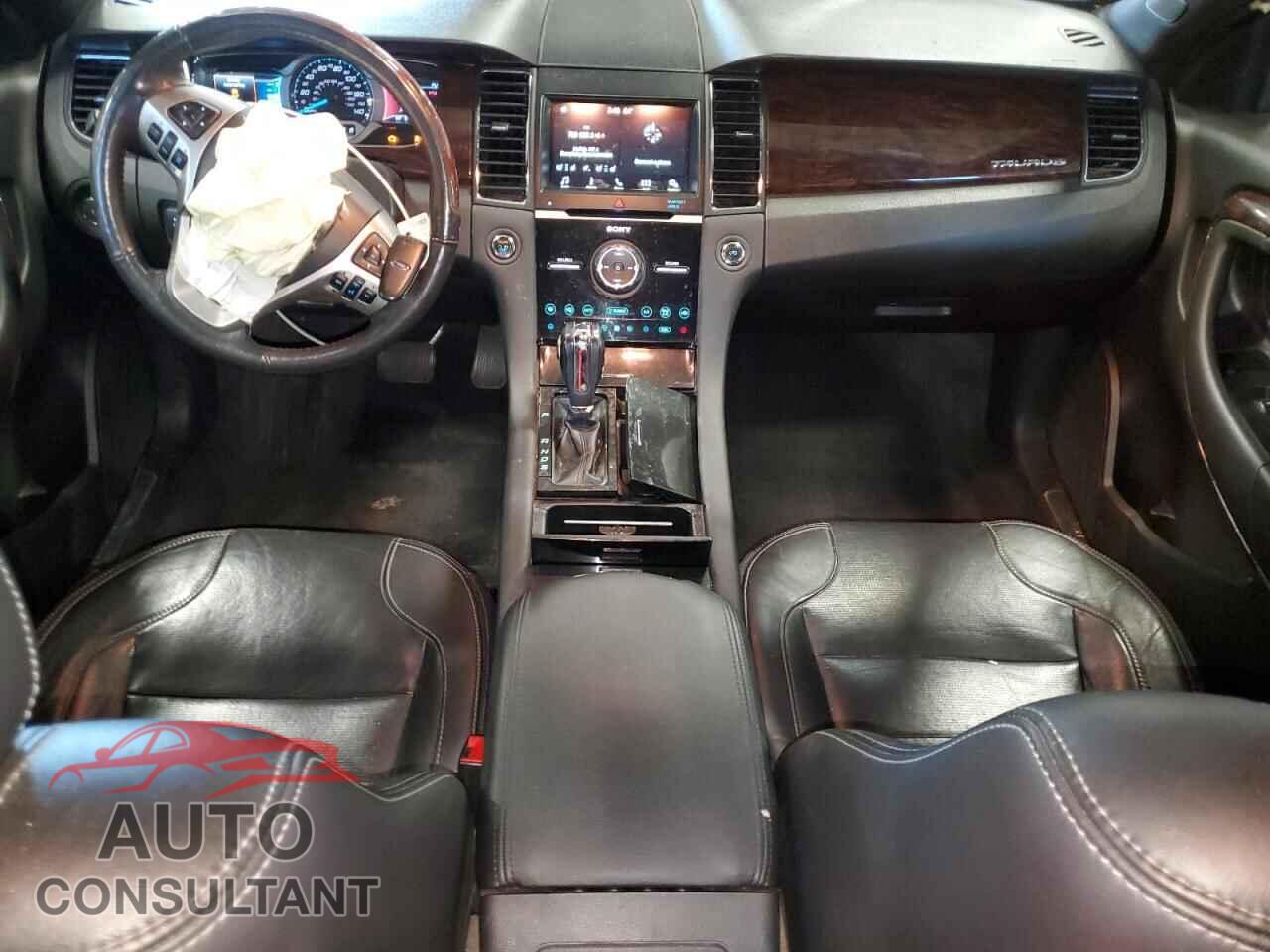 FORD TAURUS 2018 - 1FAHP2F82JG109632