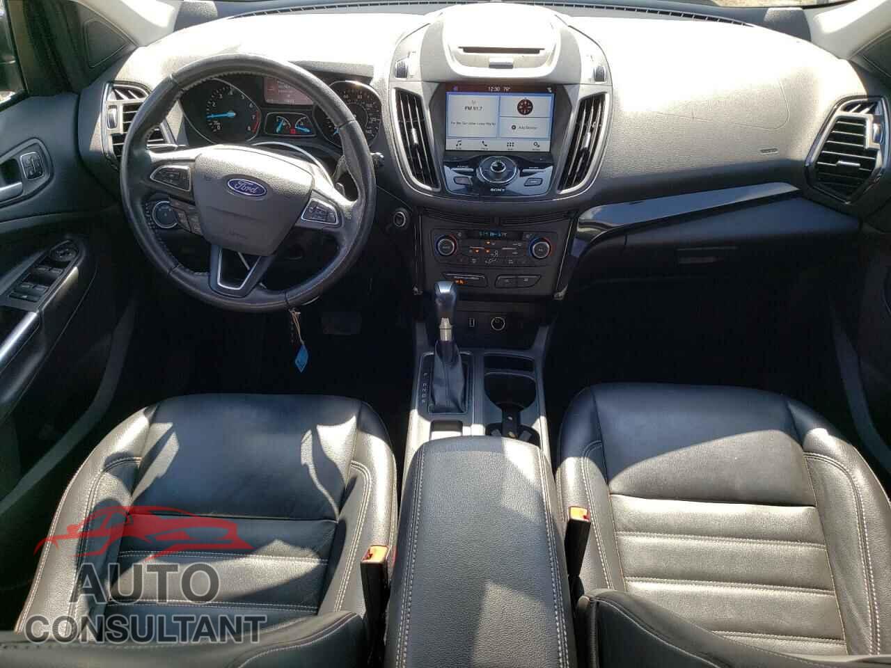FORD ESCAPE 2017 - 1FMCU9JD7HUC77588