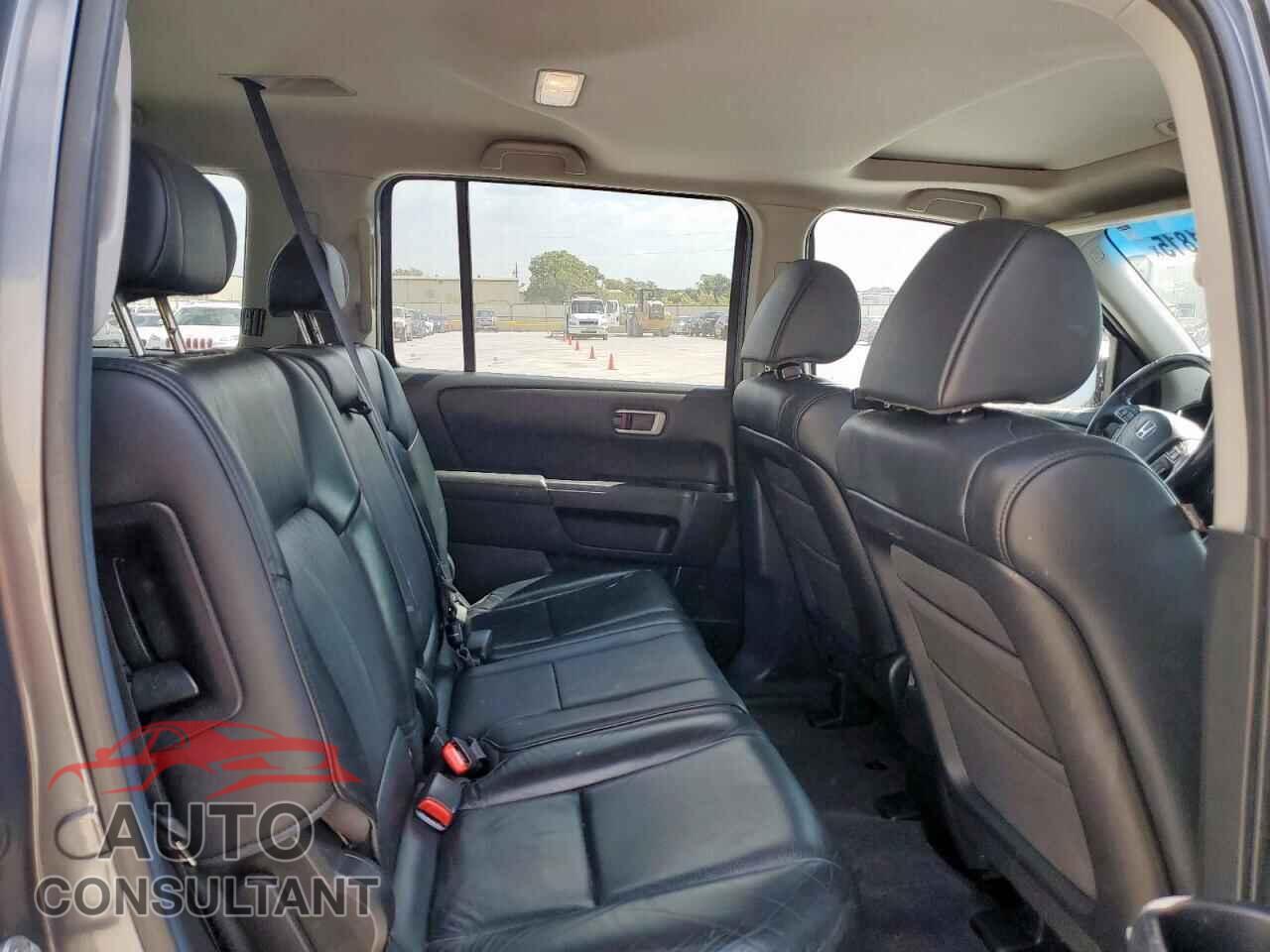 HONDA PILOT 2011 - 5FNYF3H79BB056835
