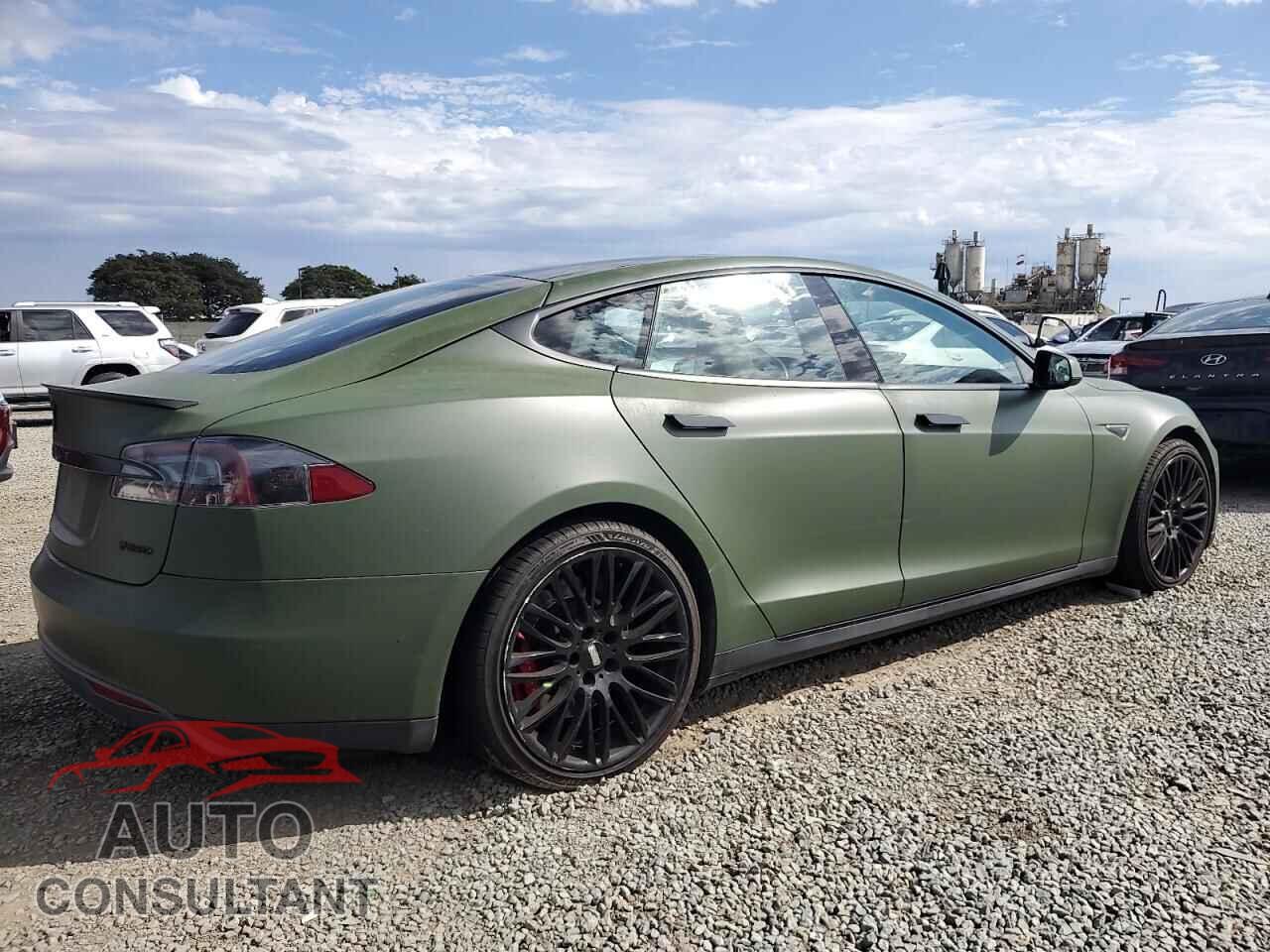 TESLA MODEL S 2015 - 5YJSA1H46FF084323