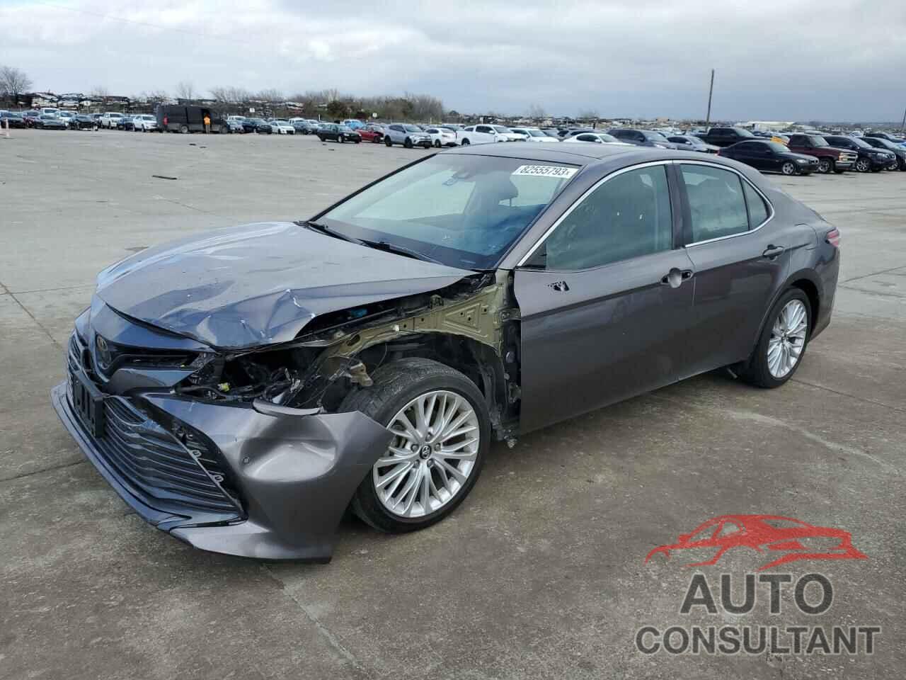 TOYOTA CAMRY 2018 - 4T1B11HK2JU063351