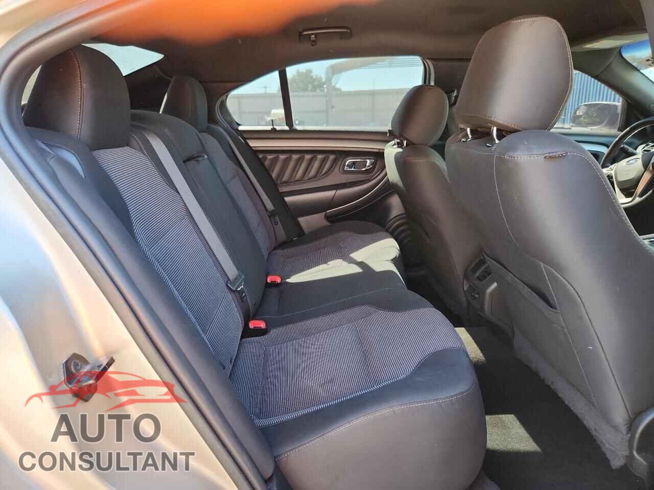 FORD TAURUS 2017 - 1FAHP2E88HG109906