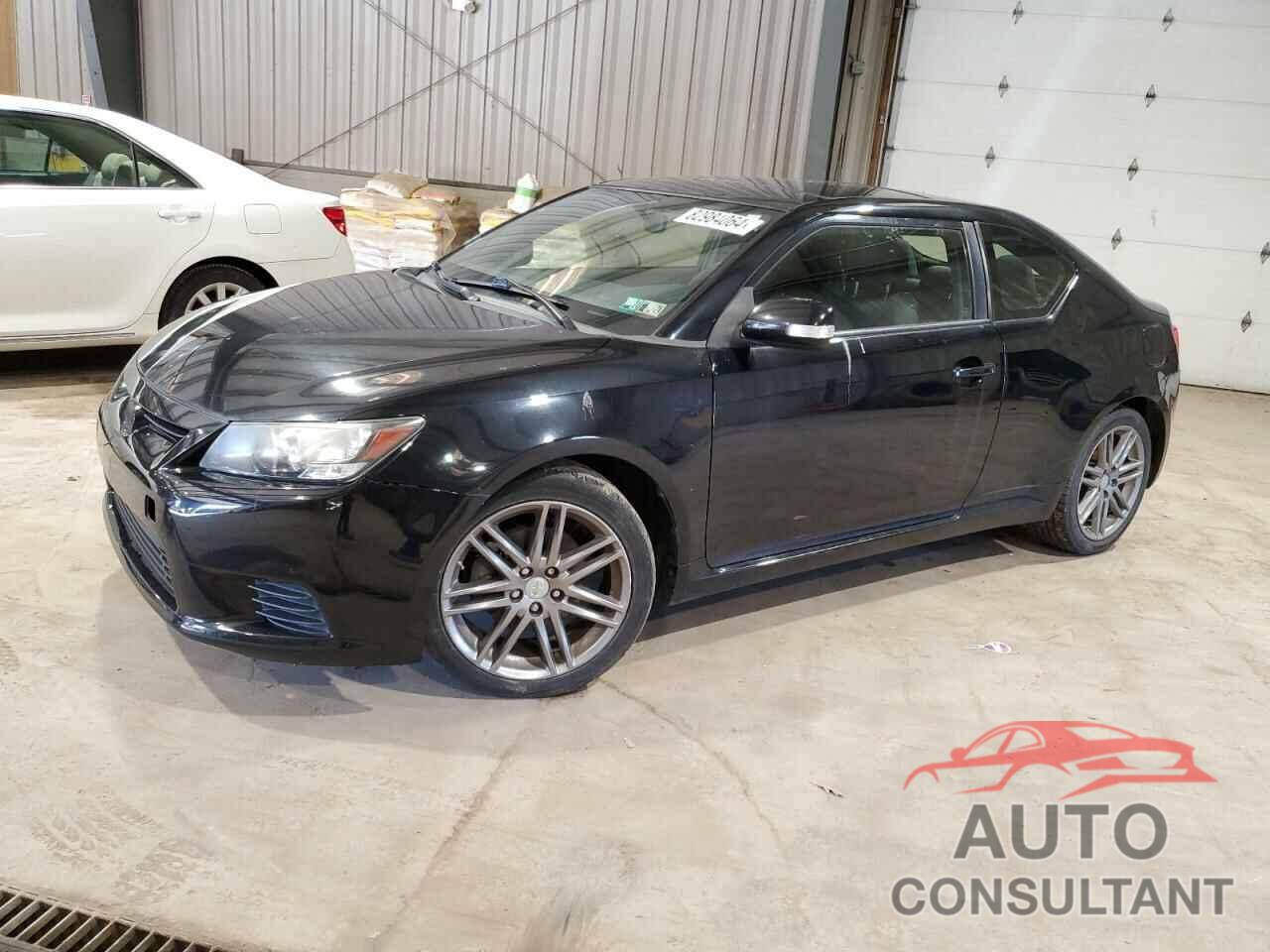 TOYOTA SCION 2013 - JTKJF5C73D3056066