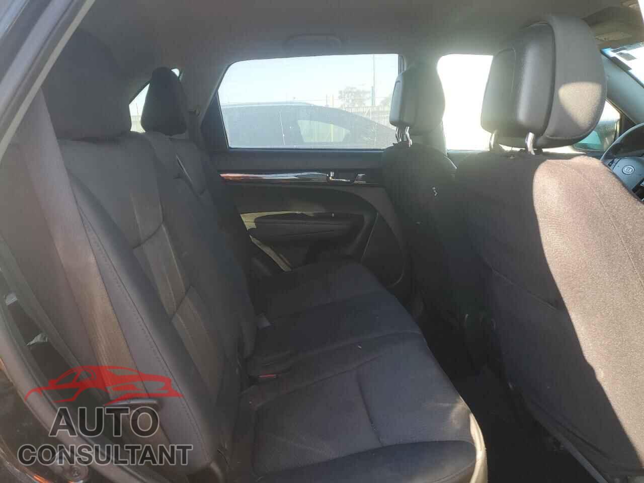 KIA SORENTO 2011 - 5XYKT3A17BG076630