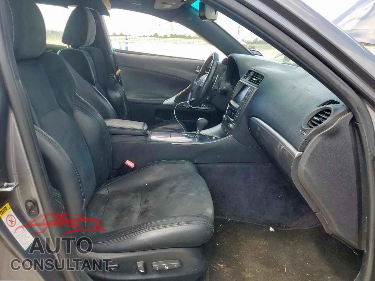 LEXUS IS 2012 - JTHBF5C20C2102973