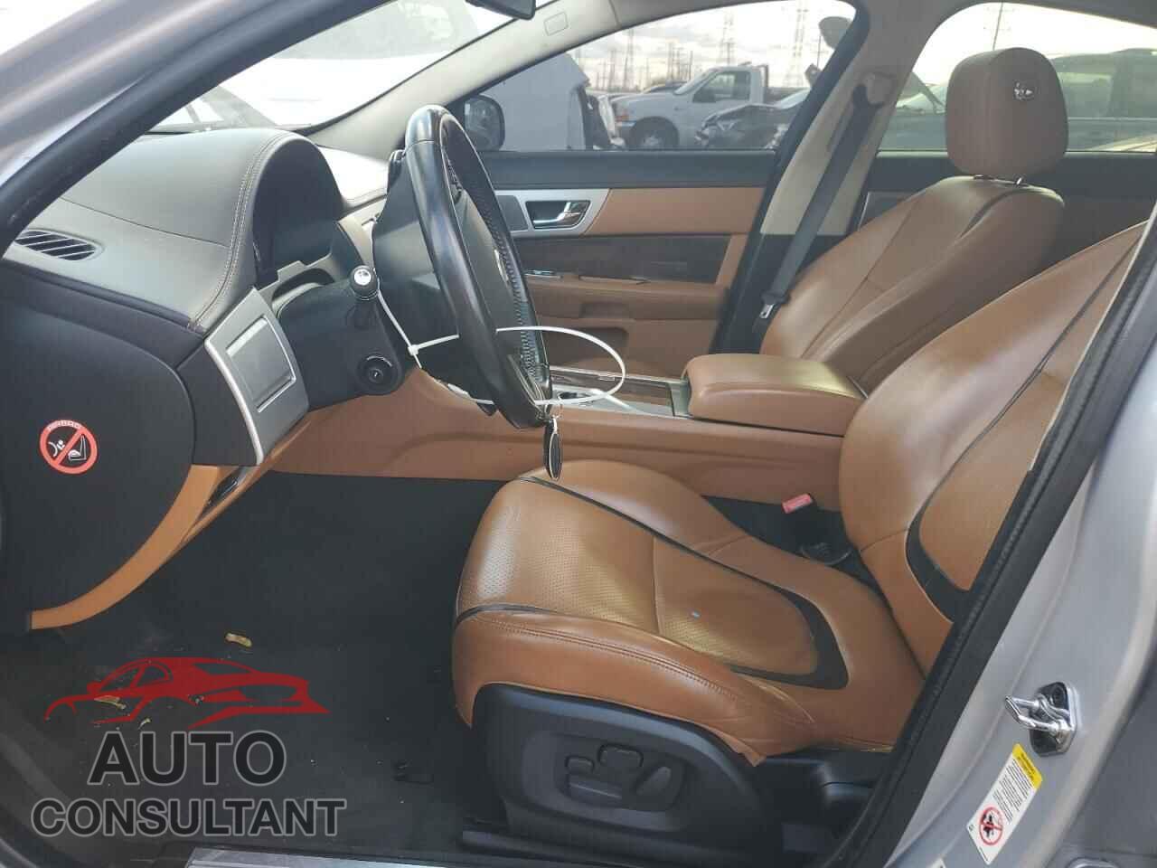 JAGUAR XF 2012 - SAJWA0HE3CMS22439