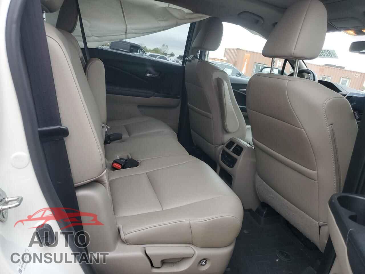 HONDA PILOT 2016 - 5FNYF6H7XGB109731