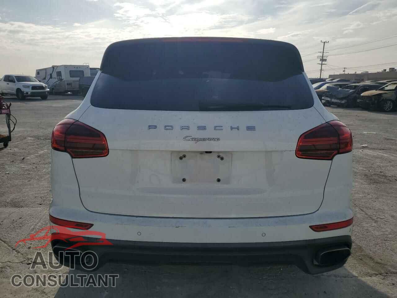 PORSCHE CAYENNE 2017 - WP1AA2A26HKA84675
