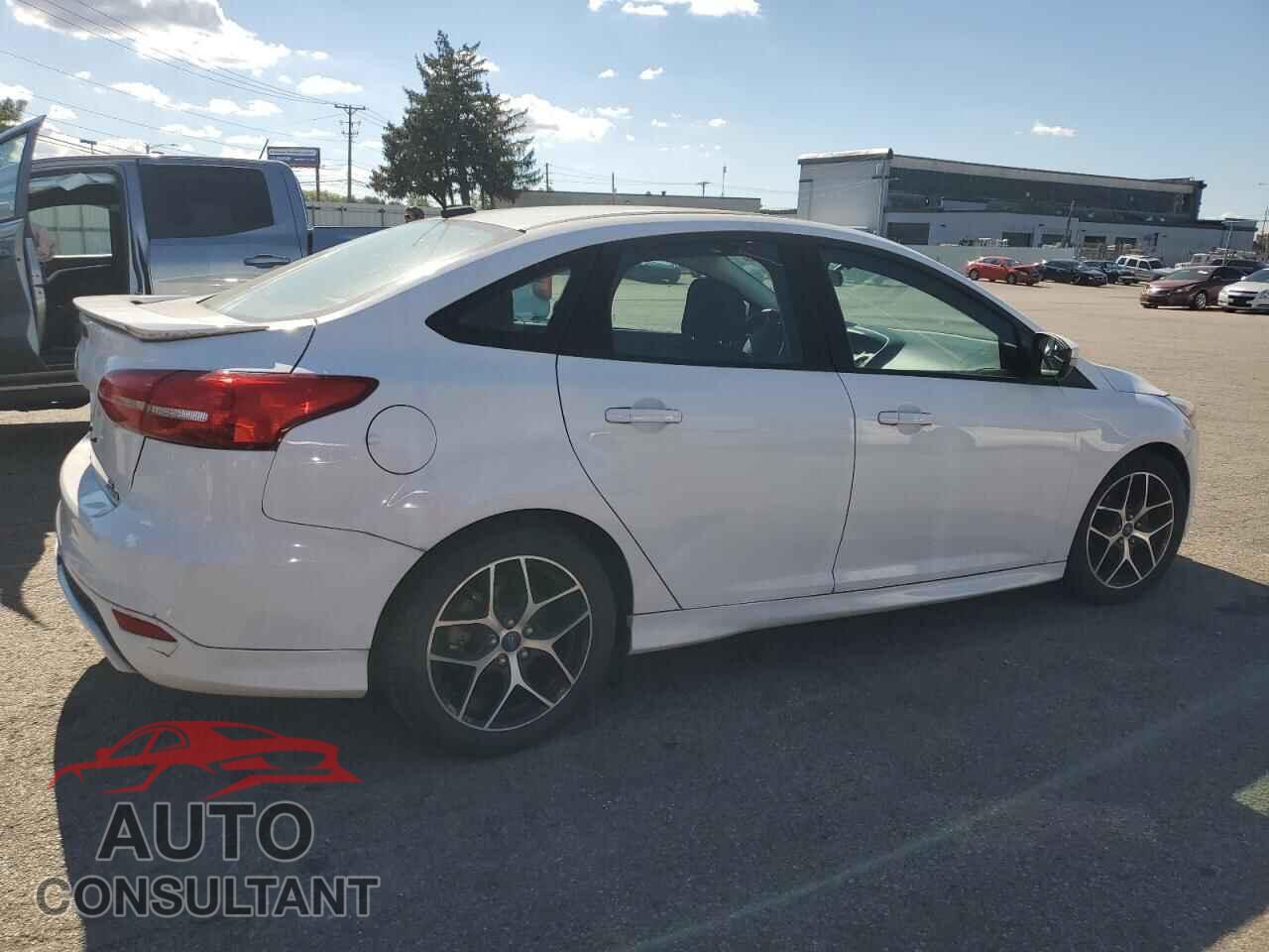 FORD FOCUS 2015 - 1FADP3F24FL355595