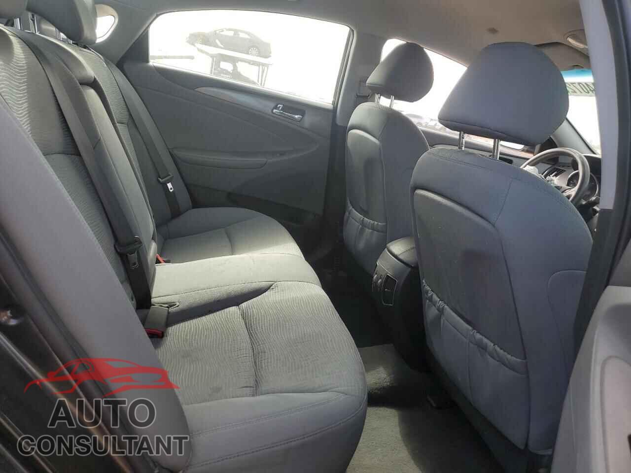 HYUNDAI SONATA 2013 - KMHEC4A46DA077490