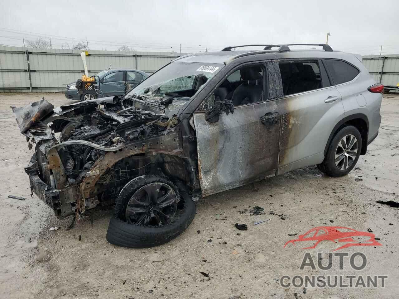 TOYOTA HIGHLANDER 2022 - 5TDGZRBH5NS561228