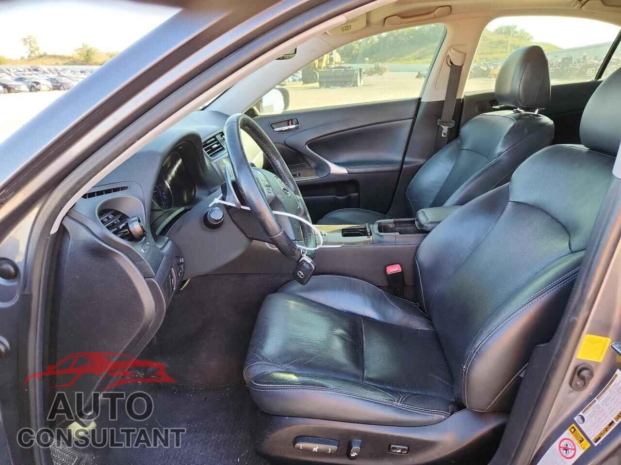 LEXUS IS 2012 - JTHCF5C20C5055365
