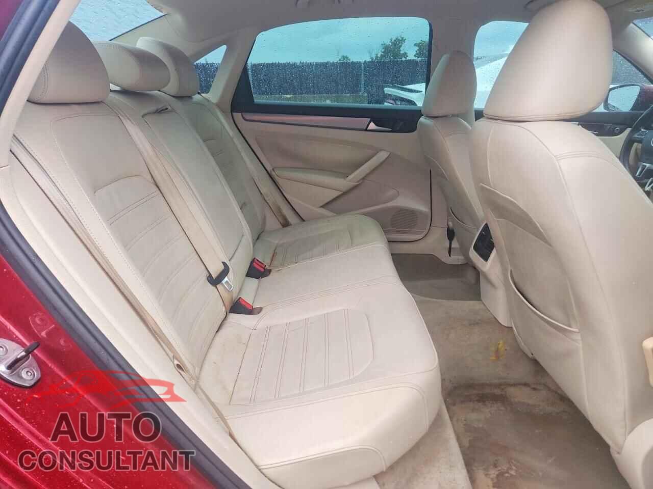 VOLKSWAGEN PASSAT 2015 - 1VWBS7A34FC009910