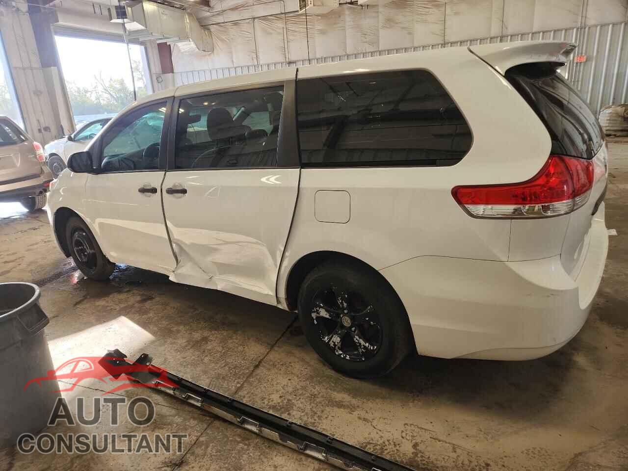 TOYOTA SIENNA 2012 - 5TDKA3DC1CS010775