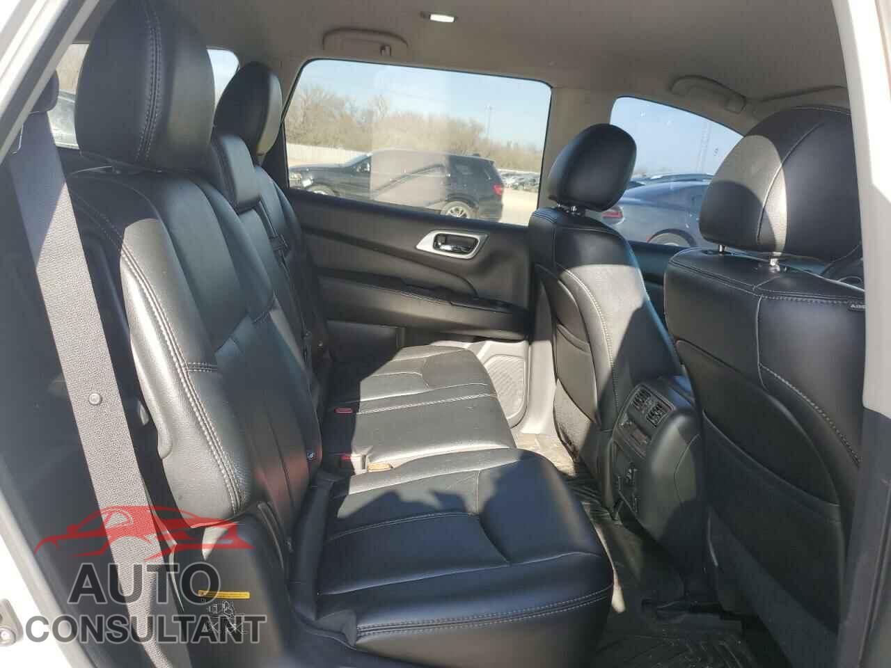 NISSAN PATHFINDER 2015 - 5N1AR2MN4FC720433