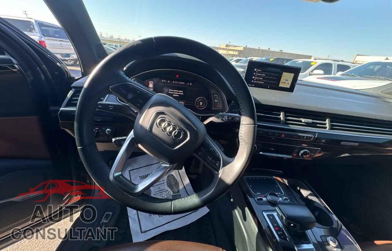 AUDI Q7 2018 - WA1VAAF78JD044233